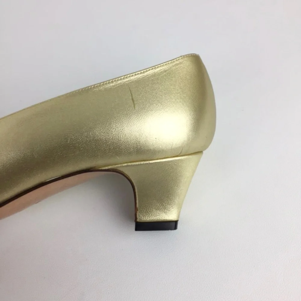 Vintage Ballotta Womens Gold Metallic Low Block Heel Italian Pumps size 6